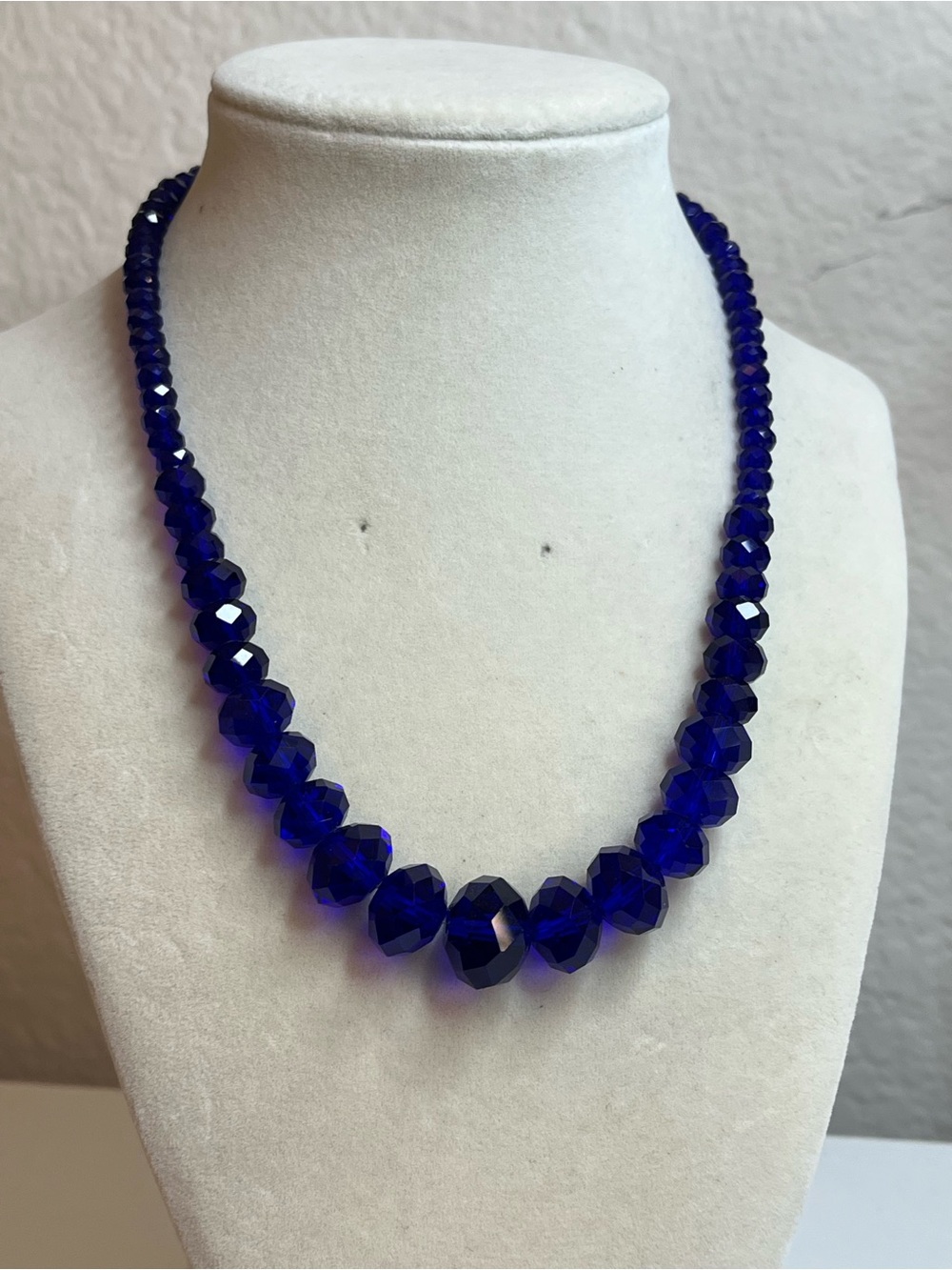 Blue faceted crystal glass gradual beaded necklace 20”
